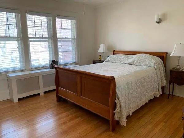 $3,295 | 2907 East Hampshire Avenue, Milwaukee, WI 53211