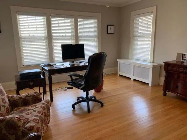 $3,295 | 2907 East Hampshire Avenue, Milwaukee, WI 53211