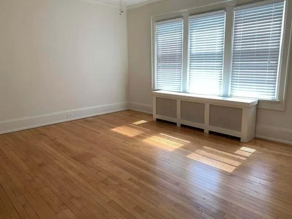 $3,295 | 2907 East Hampshire Avenue, Milwaukee, WI 53211