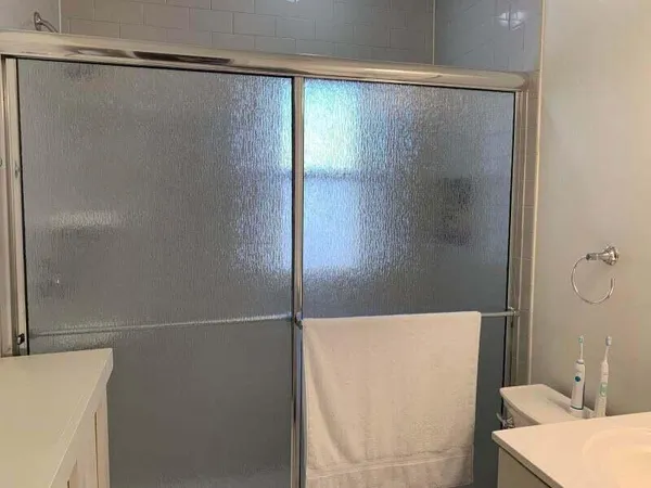 $3,295 | 2907 East Hampshire Avenue, Milwaukee, WI 53211