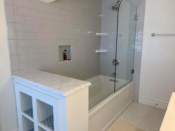 $3,295 | 2907 East Hampshire Avenue, Milwaukee, WI 53211