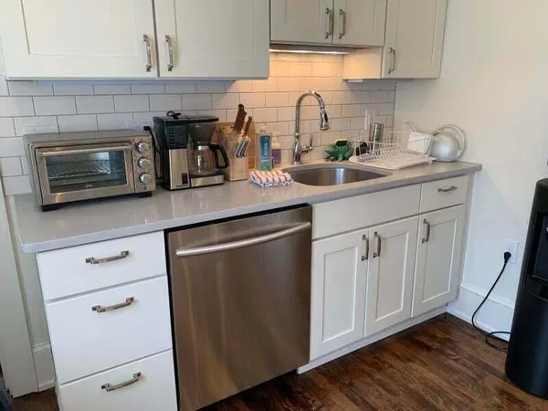 $3,295 | 2907 East Hampshire Avenue, Milwaukee, WI 53211