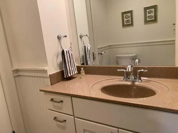 $3,295 | 2907 East Hampshire Avenue, Milwaukee, WI 53211