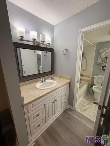 $1,800 | 3320 North Arnoult Road, Unit 211, Metairie, LA 70002