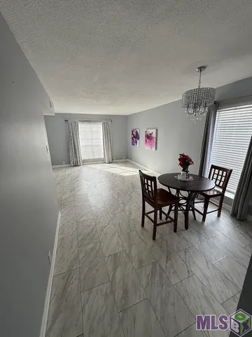 $1,800 | 3320 North Arnoult Road, Unit 211, Metairie, LA 70002