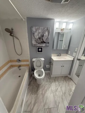 $1,800 | 3320 North Arnoult Road, Unit 211, Metairie, LA 70002