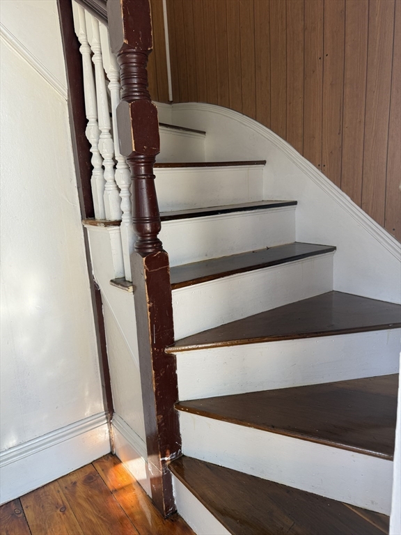 19-21 Dearborn Avenue, Unit 2 Lynn, MA 01905 - Photo 4 of 20 a view of entryway