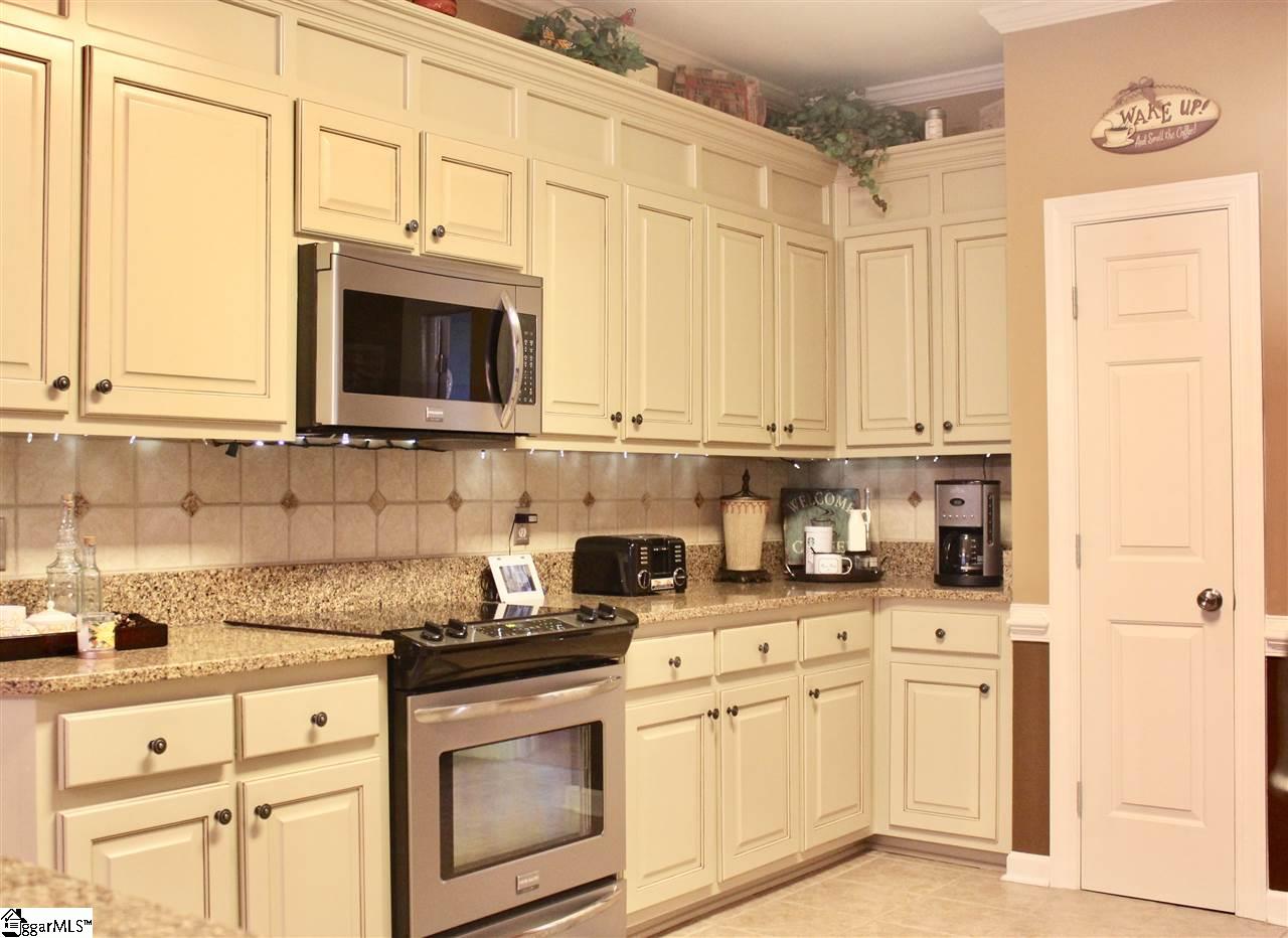 19 English Oak Road Simpsonville, SC 29681 - Photo 11 of 36 Gallery Image 11