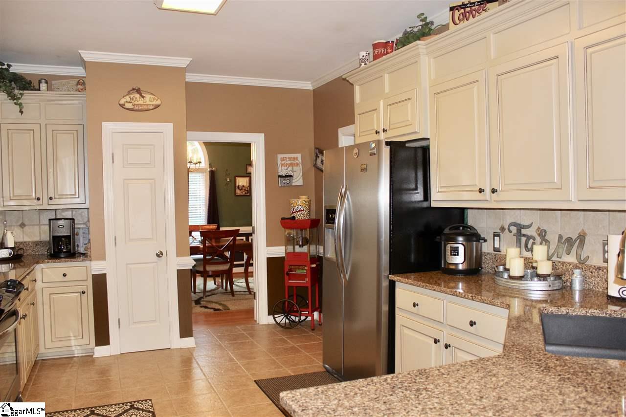 19 English Oak Road Simpsonville, SC 29681 - Photo 14 of 36 Gallery Image 14
