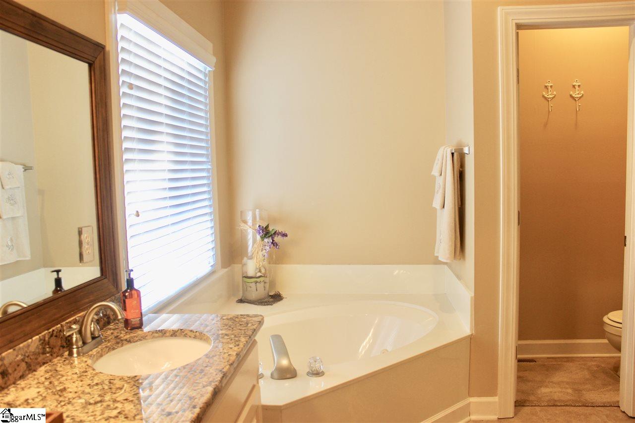 19 English Oak Road Simpsonville, SC 29681 - Photo 24 of 36 Gallery Image 24