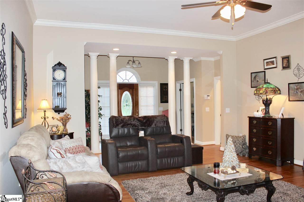 19 English Oak Road Simpsonville, SC 29681 - Photo 4 of 36 Gallery Image 4