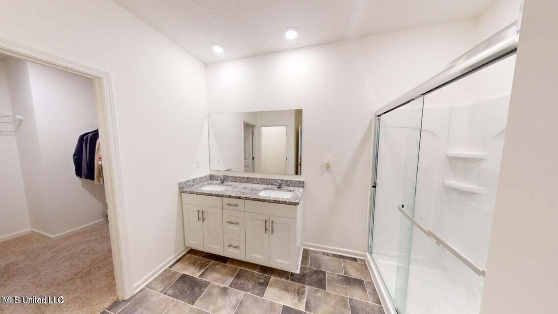 2427 Hyacinth Lane Hernando, MS 38632 - Photo 6 of 12 Bathroom