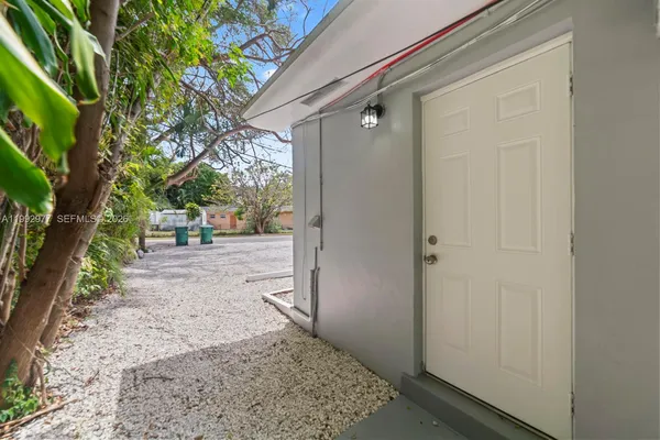 $2,100 | 2457 Northeast 183rd Street, Unit 2457, North Miami Beach, FL 33160