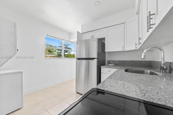 $2,100 | 2457 Northeast 183rd Street, Unit 2457, North Miami Beach, FL 33160