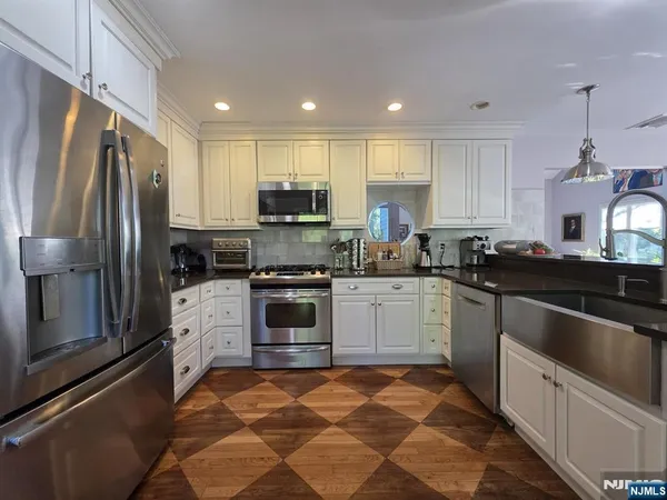 $7,800 | 33 Cedar Lane, Closter, NJ 07624
