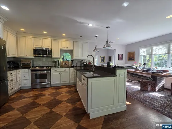 $7,800 | 33 Cedar Lane, Closter, NJ 07624