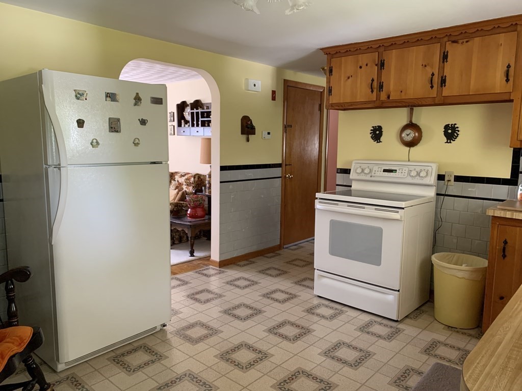 71 Worcester Road Webster, MA 01570 - Photo 11 of 21 Gallery Image 11