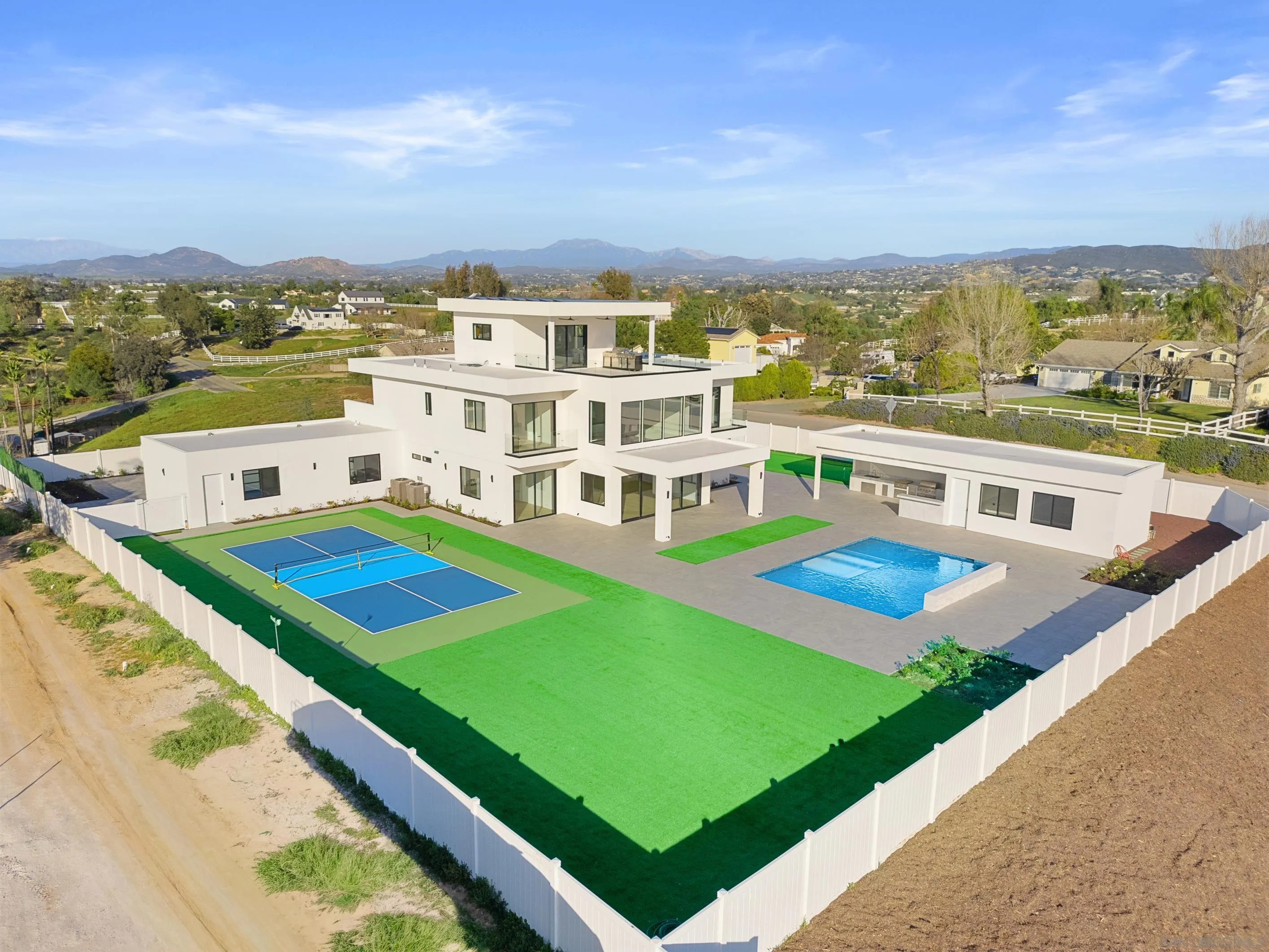 41955 Altanos Road Temecula, CA 92592 - Photo 4 of 64