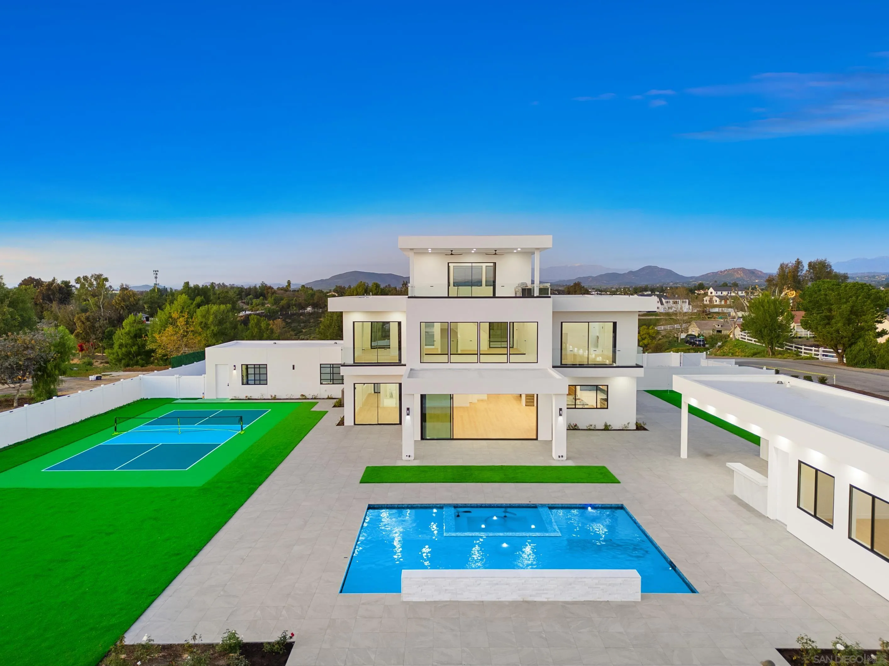 41955 Altanos Road Temecula, CA 92592 - Photo 5 of 64