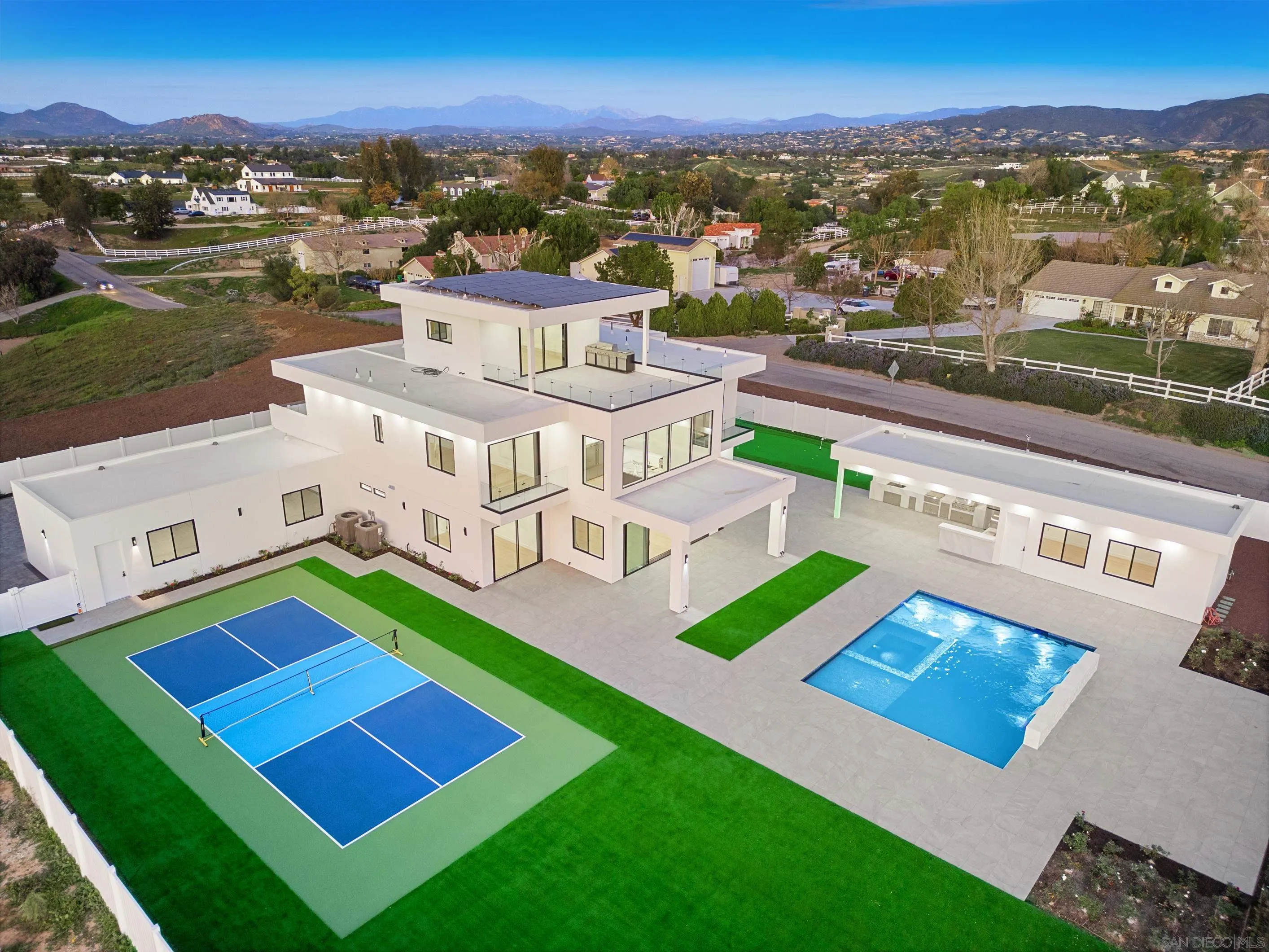 41955 Altanos Road Temecula, CA 92592 - Photo 9 of 64