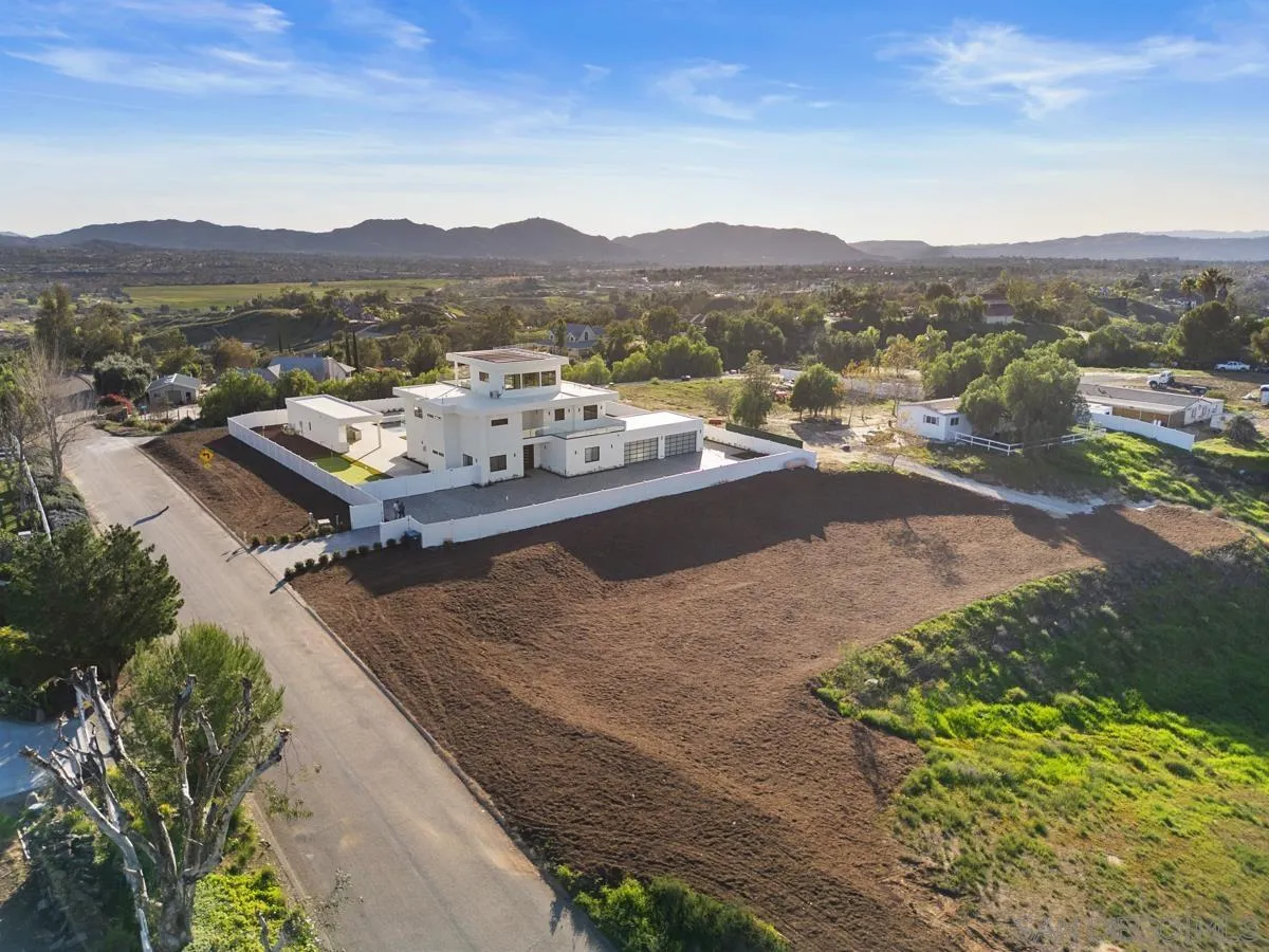 41955 Altanos Road Temecula, CA 92592 - Photo 10 of 64