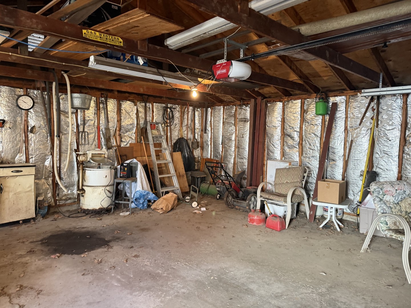 131 West Erie Street Spring Valley, IL 61362 - Photo 18 of 20 a view of a room with gym equipment