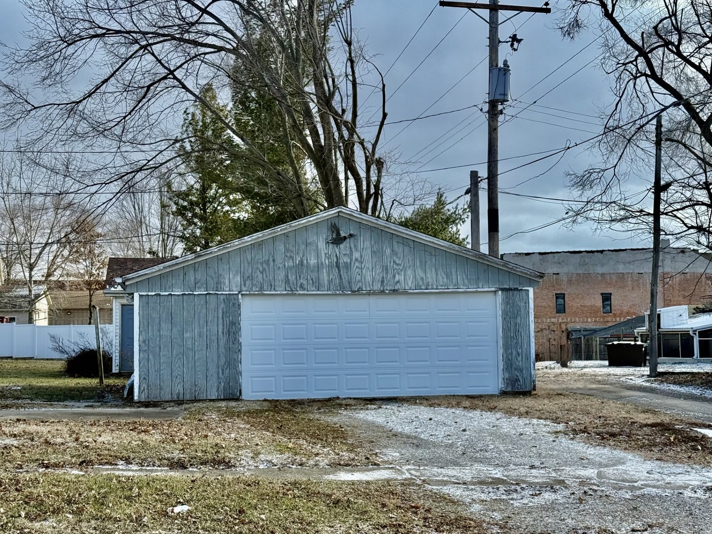 131 West Erie Street Spring Valley, IL 61362 - Photo 4 of 20 a house view with a outdoor space
