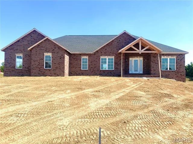 $749,900 | 1374 Walnut Rdg Drive, Columbia, IL 62236