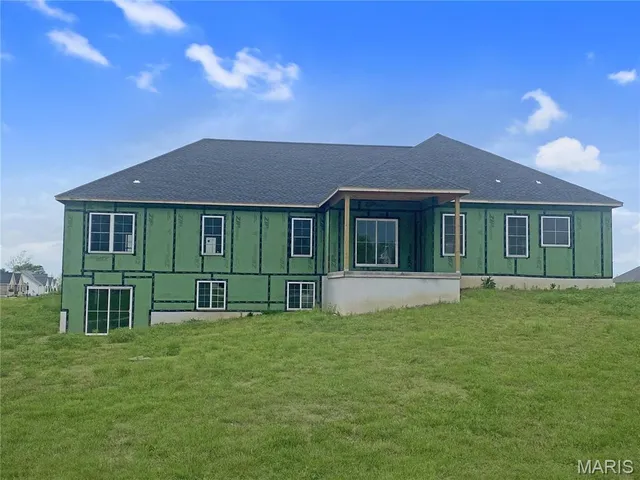 $749,900 | 1374 Walnut Rdg Drive, Columbia, IL 62236