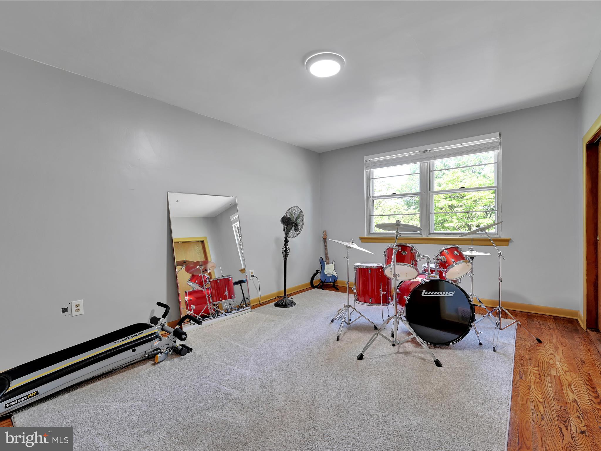 407 Vaughn Road Royersford, PA 19468 - Photo 19 of 32 Third Bedroom is also ample sized!