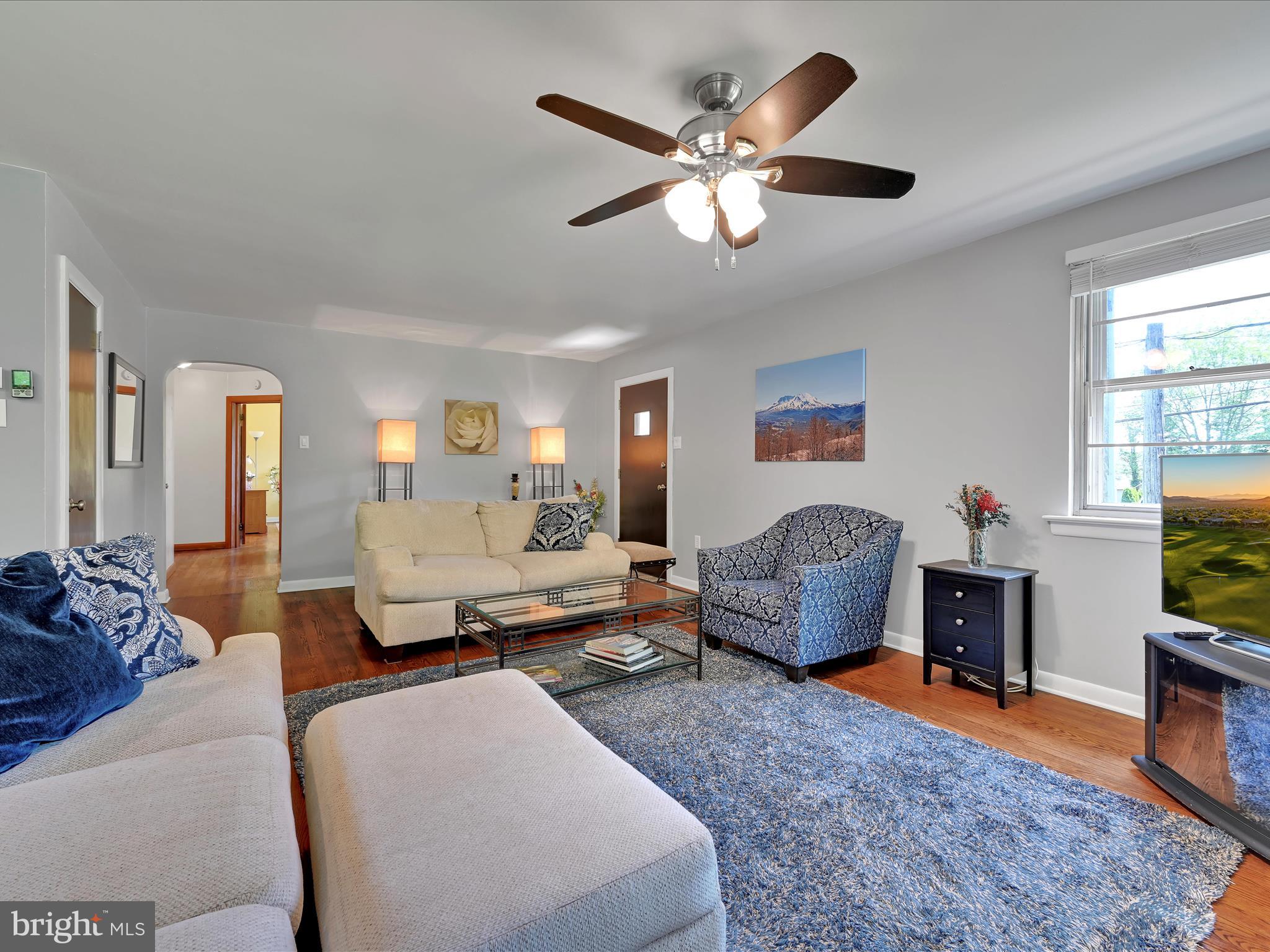 407 Vaughn Road Royersford, PA 19468 - Photo 7 of 32 Large Living Room Great for Entertaining!