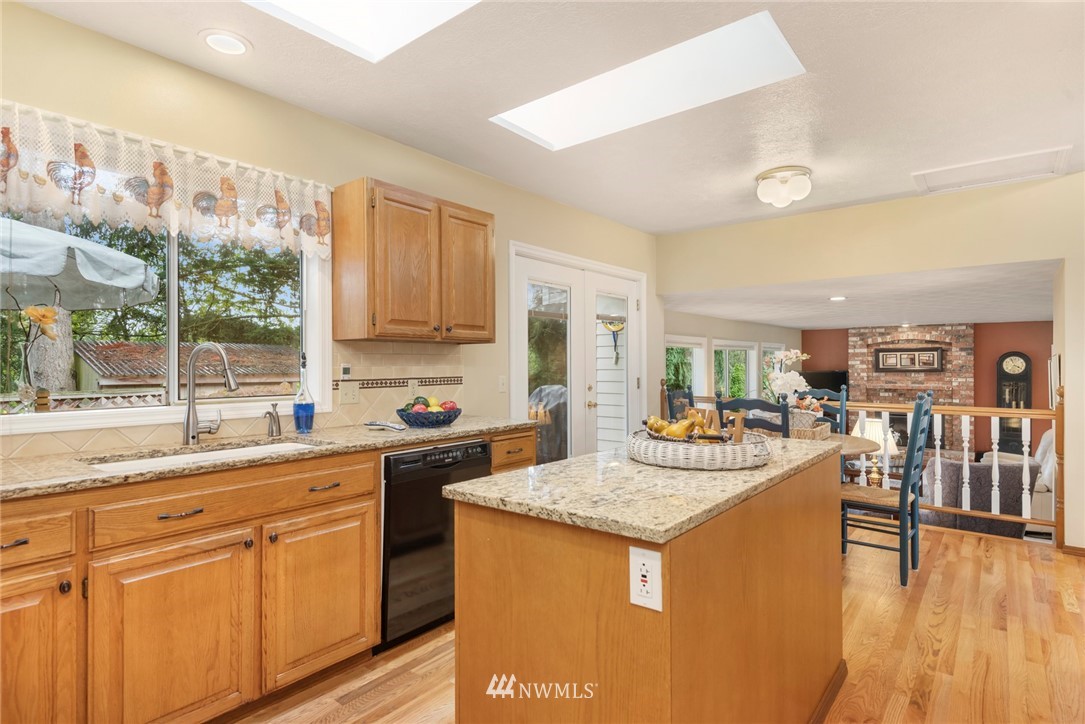 12201 Northeast 164th Street Bothell, WA 98011 - Photo 7 of 25 Gallery Image 7