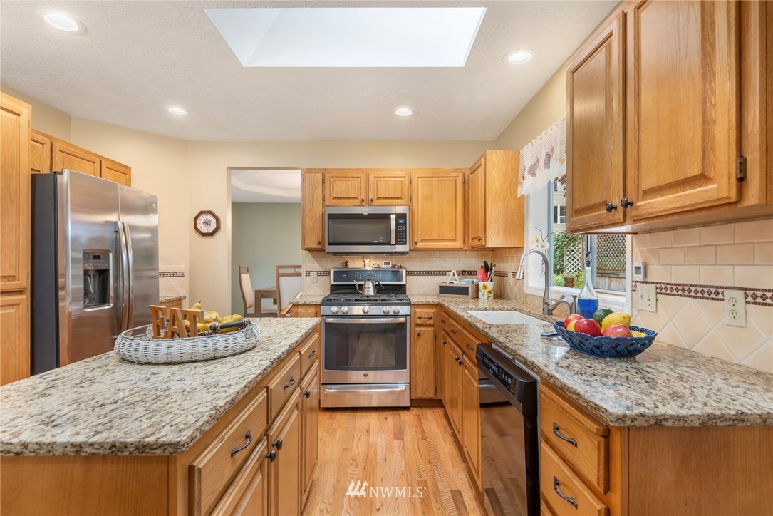 12201 Northeast 164th Street Bothell, WA 98011 - Photo 8 of 25 Gallery Image 8