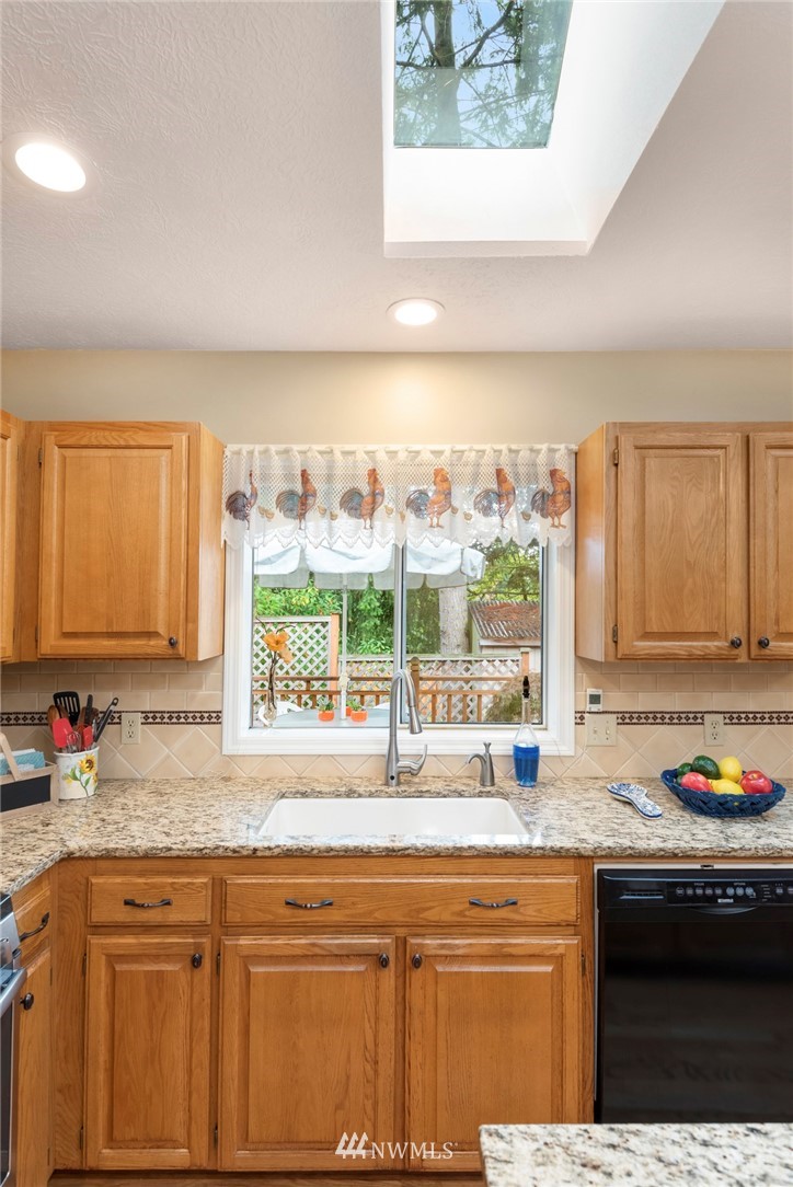 12201 Northeast 164th Street Bothell, WA 98011 - Photo 9 of 25 Gallery Image 9