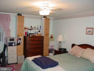 801 Rennard Circle Philadelphia, PA 19116 - Photo 4 of 6 Gallery Image 4