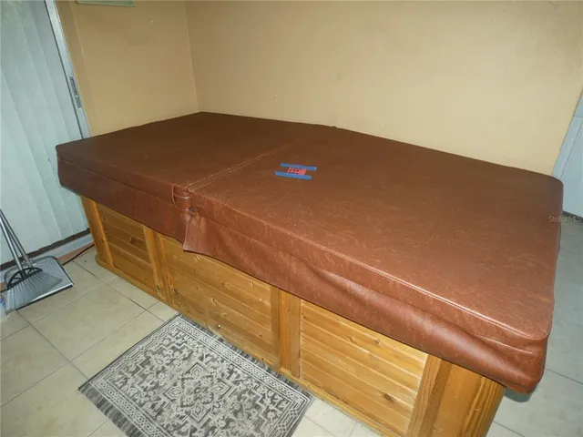 a view of livingroom with floor