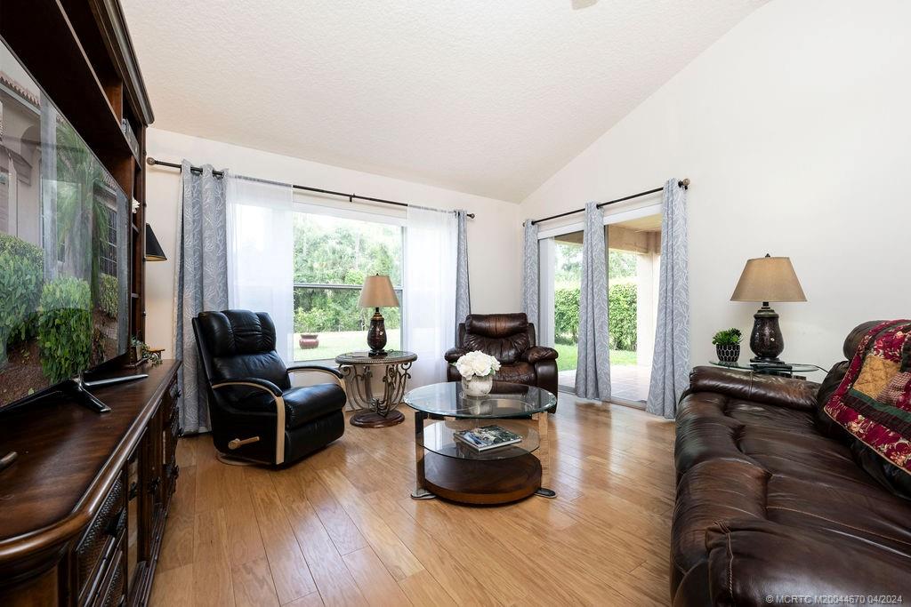 3027 Casa Rio Court Riviera Beach, FL 33418 - Photo 3 of 20 Gallery Image 3