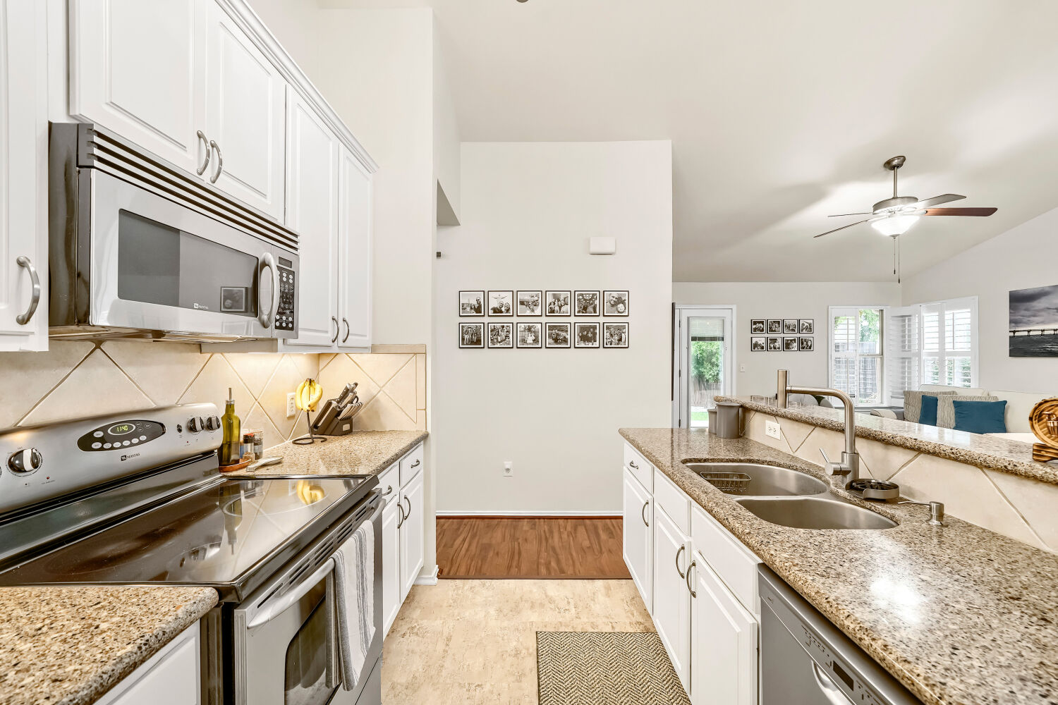 302 Ryan Lane Georgetown, TX 78628 - Photo 13 of 24