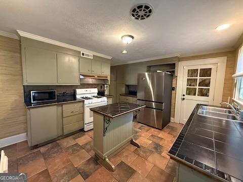 952 Wayside Street Northwest Cornelia, GA 30531 - Photo 18 of 50 a kitchen with a sink appliances and cabinets