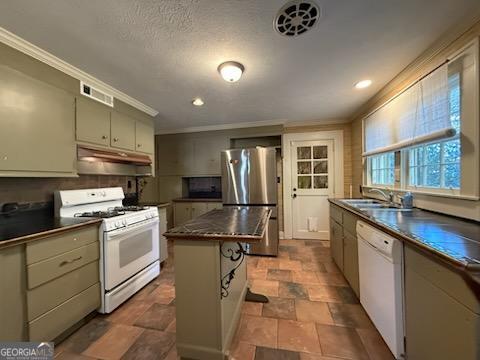 952 Wayside Street Northwest Cornelia, GA 30531 - Photo 19 of 50 a kitchen with stainless steel appliances granite countertop a sink stove and refrigerator