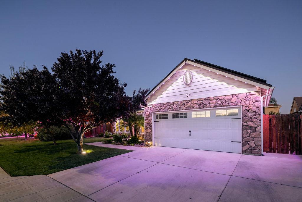 602 South Filbert Avenue Fresno, CA 93727 - Photo 50 of 50 a view of a house with a yard