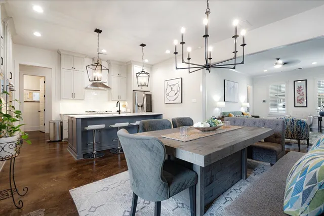 $570,000 | 2020 Elzey Avenue, Memphis, TN 38104