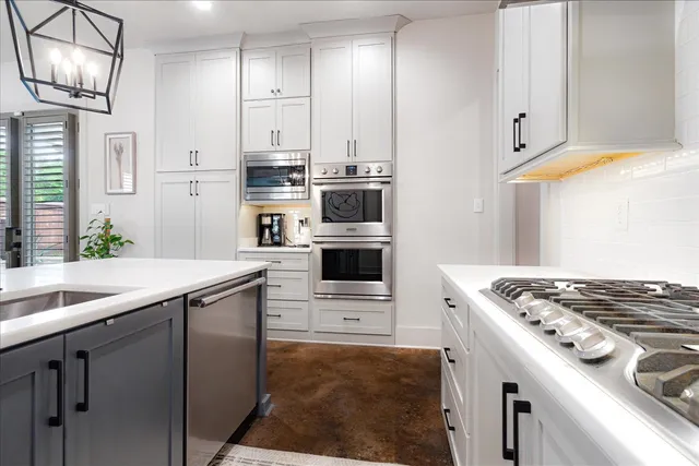 $570,000 | 2020 Elzey Avenue, Memphis, TN 38104