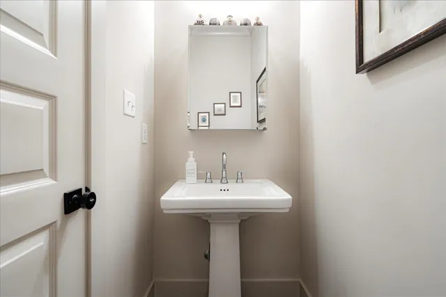 $570,000 | 2020 Elzey Avenue, Memphis, TN 38104