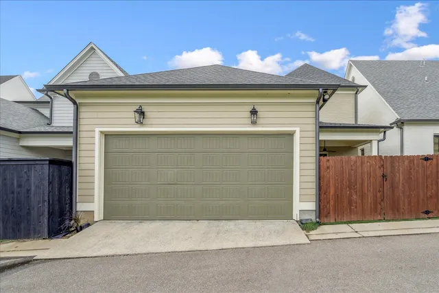 $570,000 | 2020 Elzey Avenue, Memphis, TN 38104