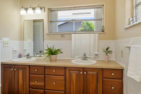 $1,099,000 | 29051 Magnolia Lane, Big Pine Key, FL 33043