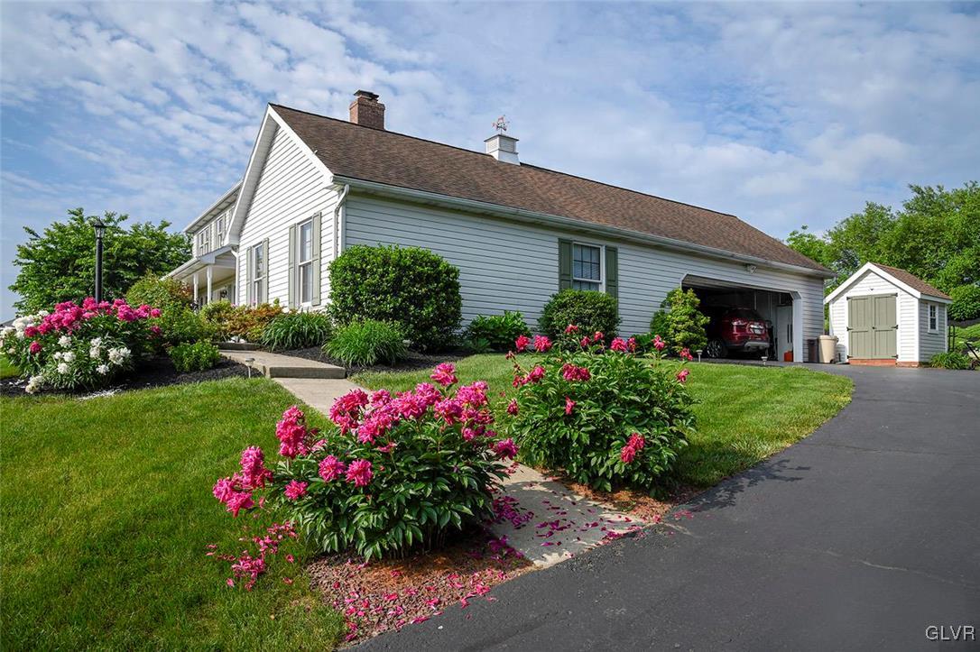 4942 Abbey Road Coplay, PA 18037 - Photo 4 of 46 Gallery Image 4