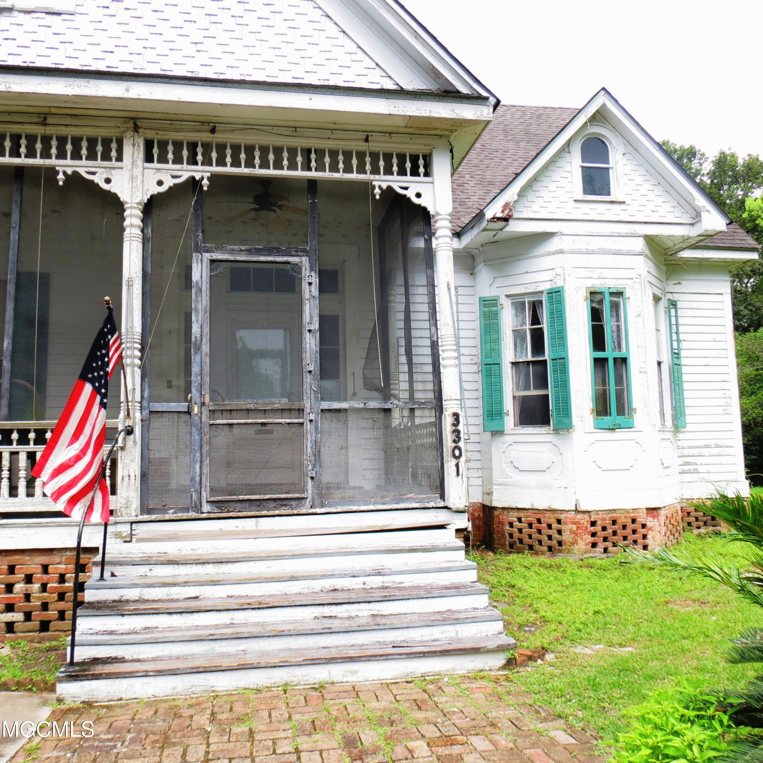 3301 Dantzler Street Moss Point, MS 39563 - Photo 3 of 37 IMG_0999 (1)