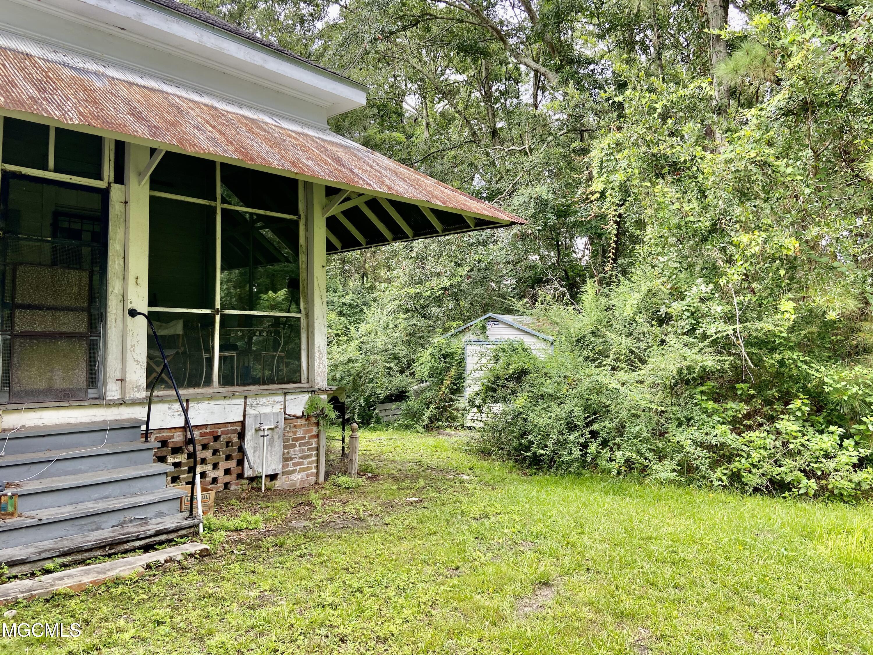 3301 Dantzler Street Moss Point, MS 39563 - Photo 33 of 37 IMG_E4303