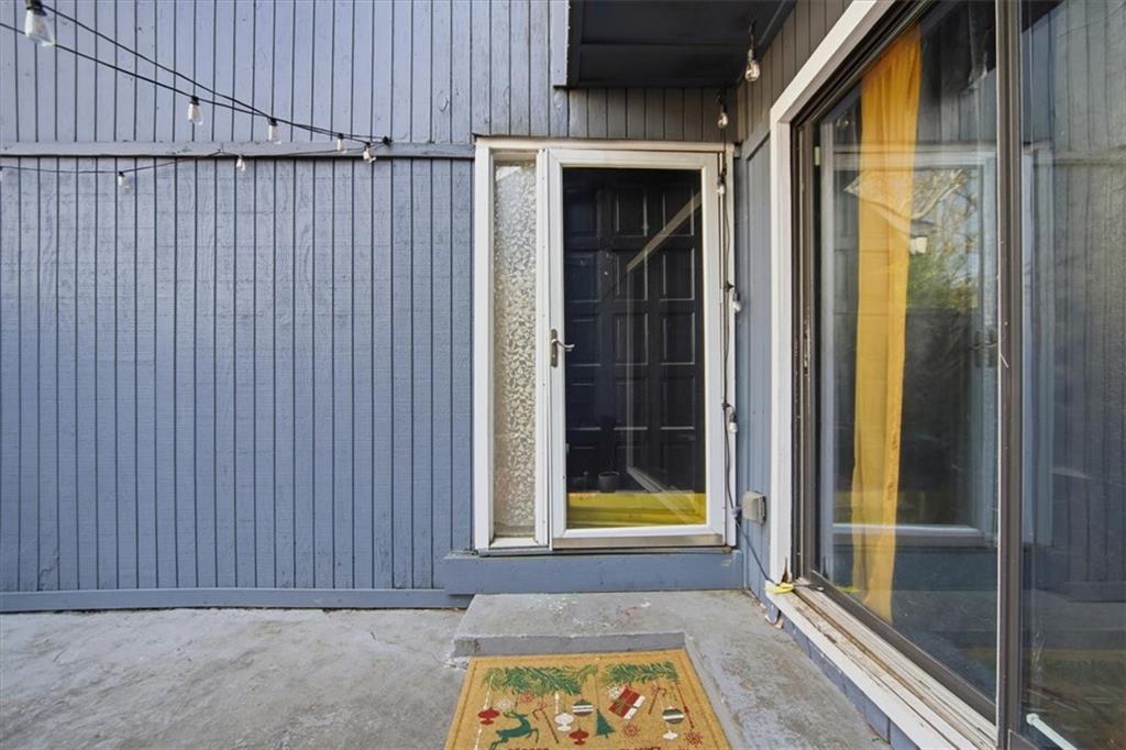 1039 Mariners Court Stone Mountain, GA 30083 - Photo 3 of 60